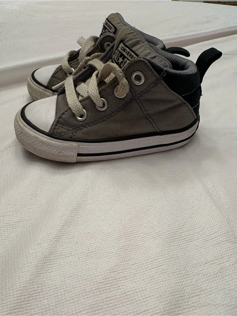 Converse All Star Toddler size 5 Unisex Gray High-Top Sneakers